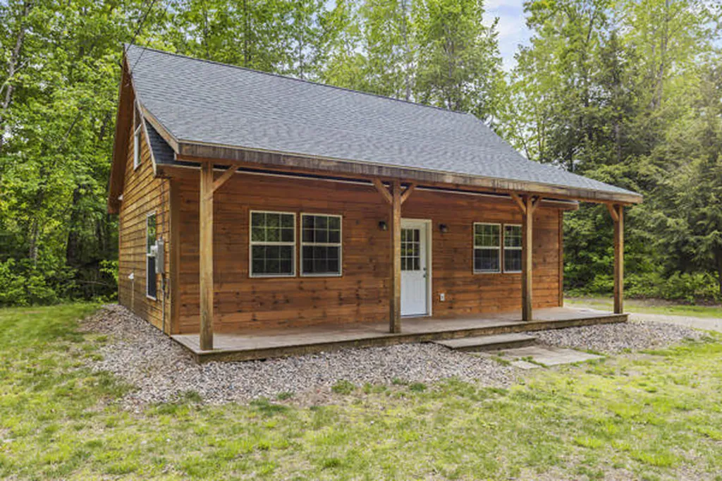 39 Freemont Avenue Baldwin ME 04024