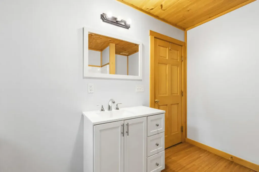 39 Freemont Avenue Baldwin ME 04024
