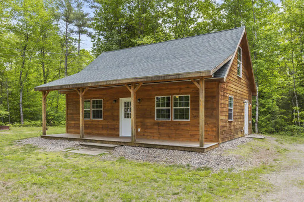 39 Freemont Avenue Baldwin ME 04024