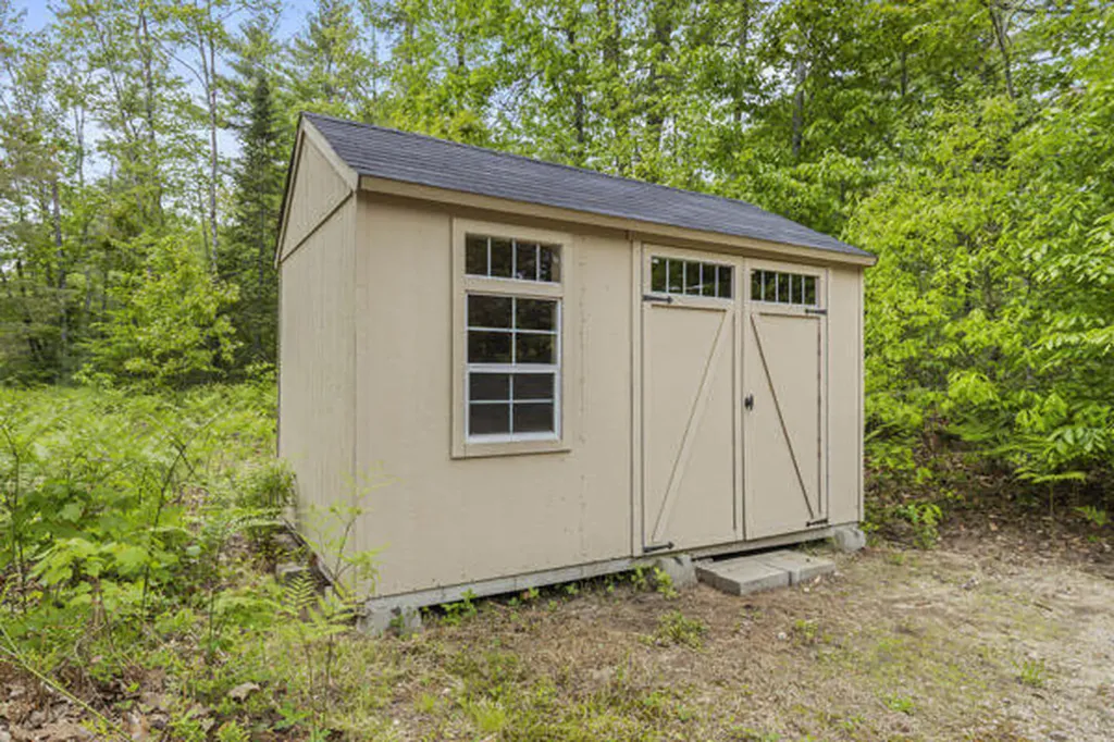 39 Freemont Avenue Baldwin ME 04024