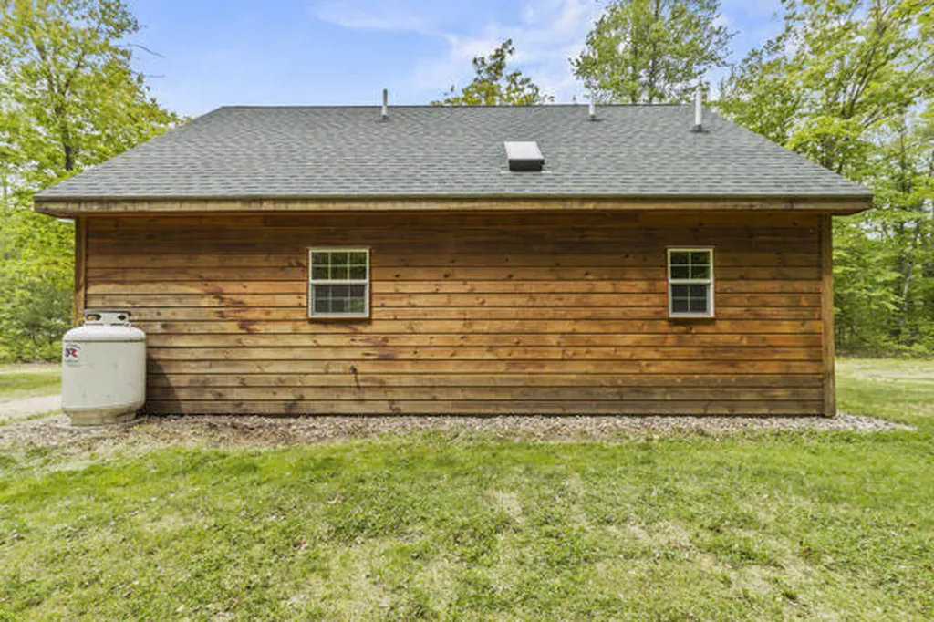 39 Freemont Avenue Baldwin ME 04024