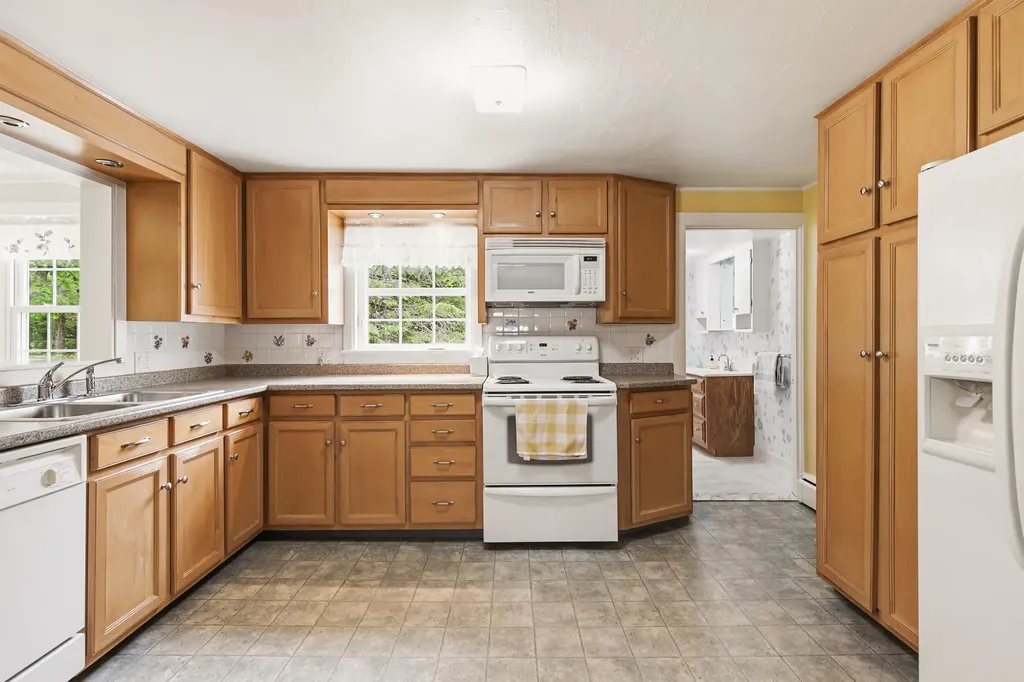 69 Railroad Avenue Sanford ME 04083
