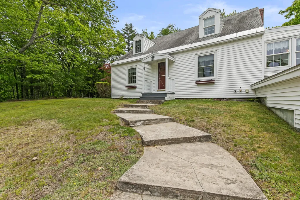 69 Railroad Avenue Sanford ME 04083