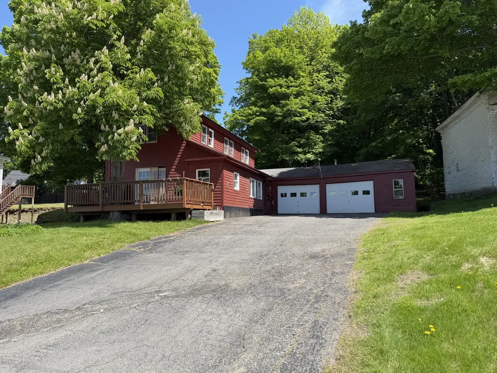 15 Pleasant Street Dexter ME 04930