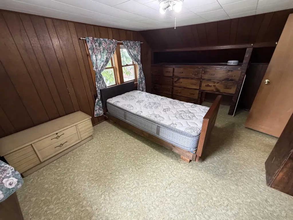 15 Pleasant Street Dexter ME 04930