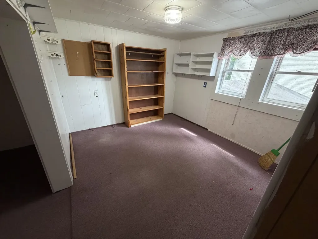 15 Pleasant Street Dexter ME 04930