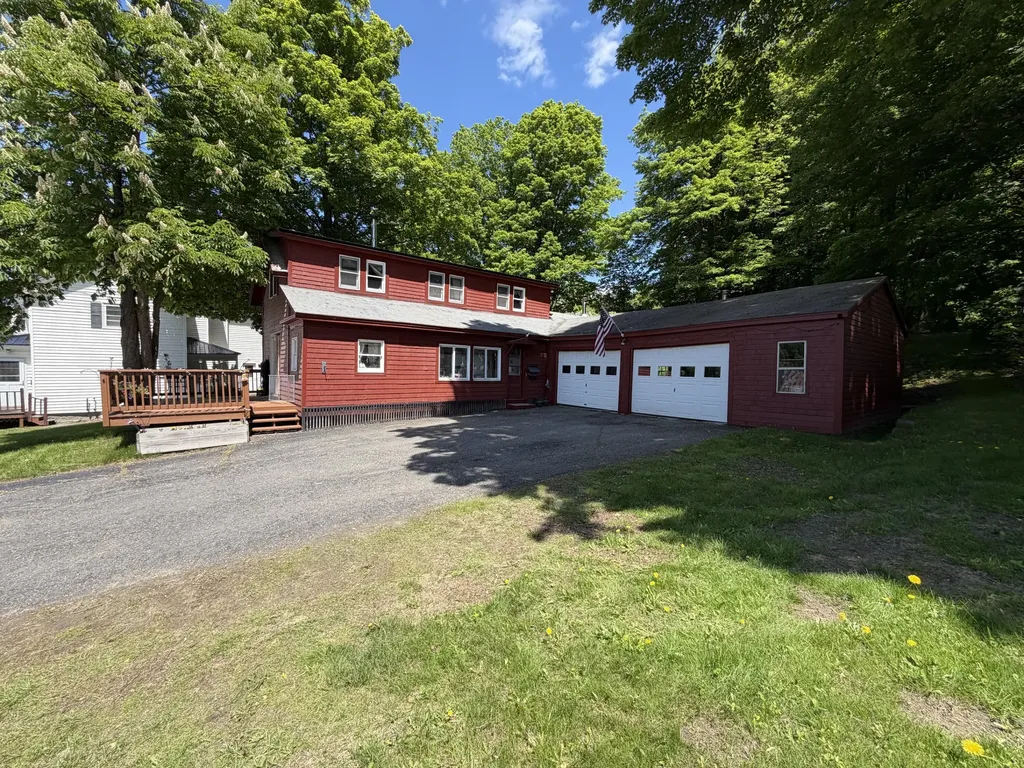 15 Pleasant Street Dexter ME 04930