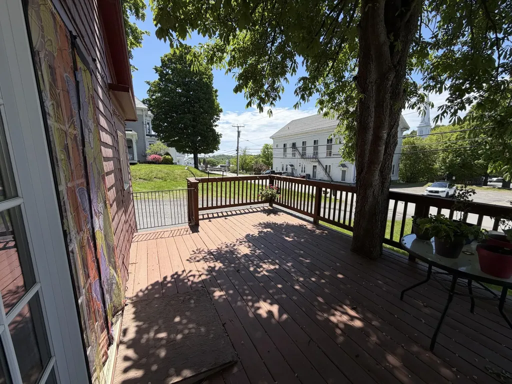 15 Pleasant Street Dexter ME 04930