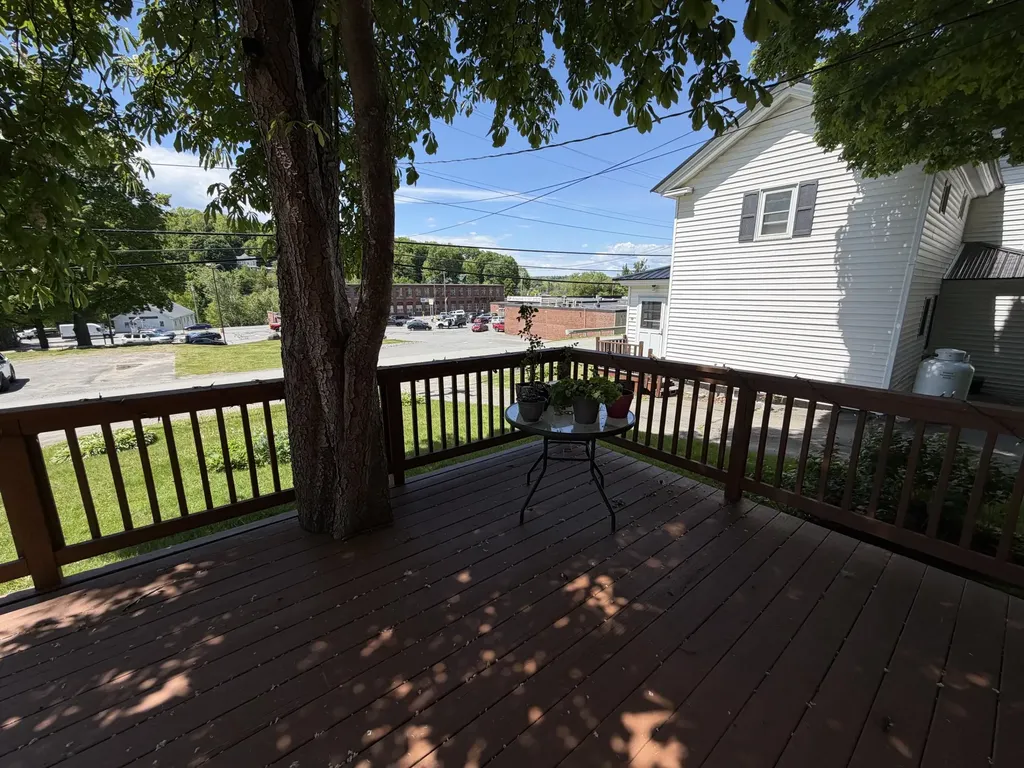 15 Pleasant Street Dexter ME 04930