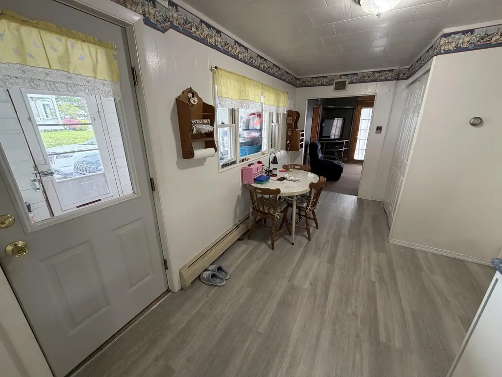 15 Pleasant Street Dexter ME 04930