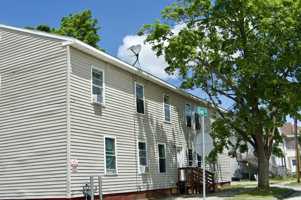 2 Oak Street Auburn ME 04210