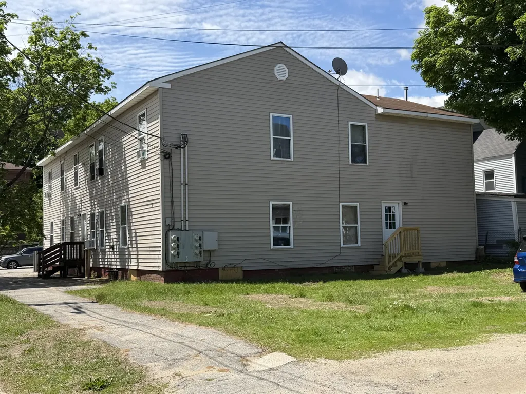 2 Oak Street Auburn ME 04210