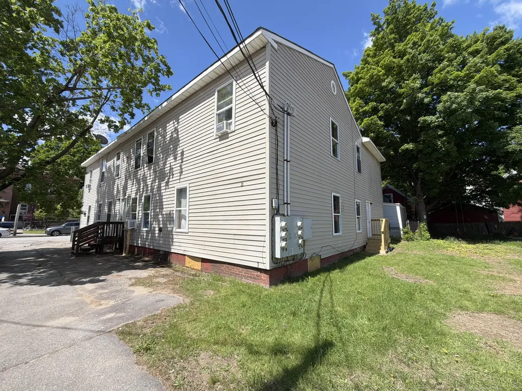 2 Oak Street Auburn ME 04210
