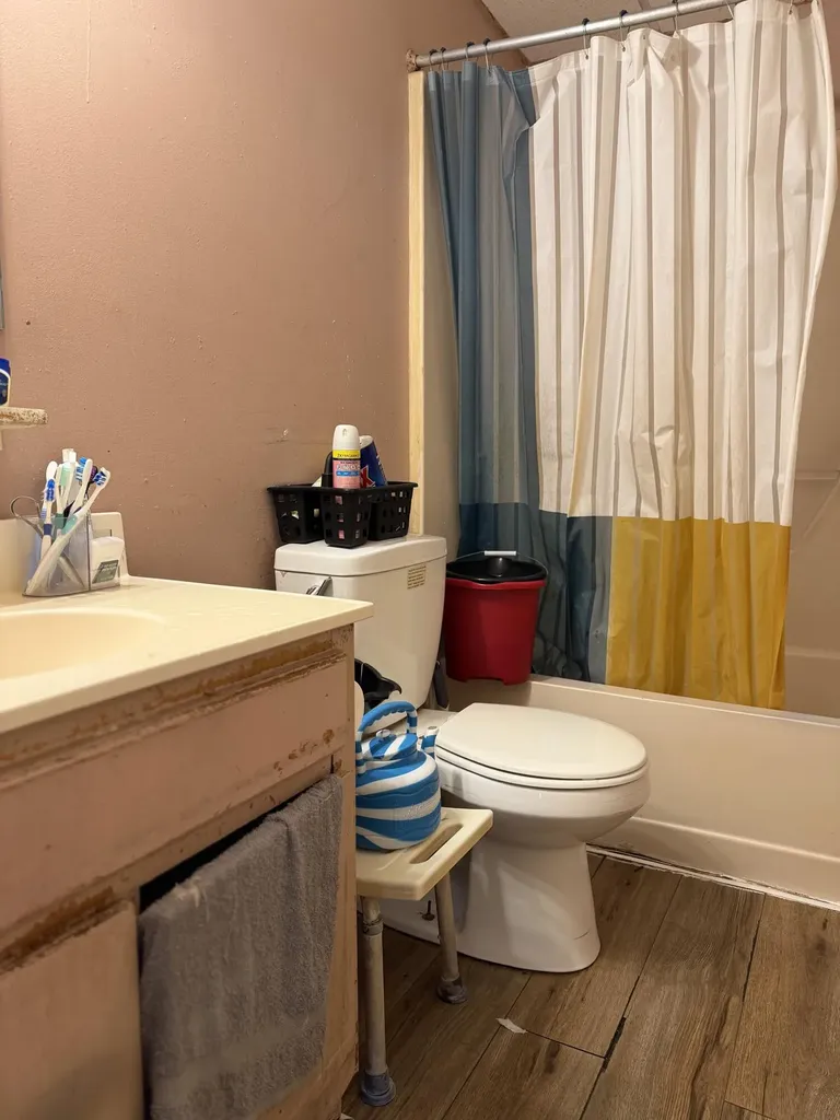 2 Oak Street Auburn ME 04210