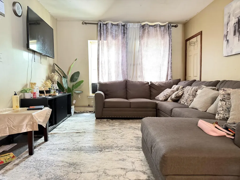 2 Oak Street Auburn ME 04210
