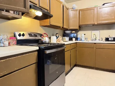 2 Oak Street Auburn ME 04210