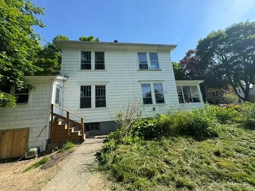9 Winchester Street Fairfield ME 04937