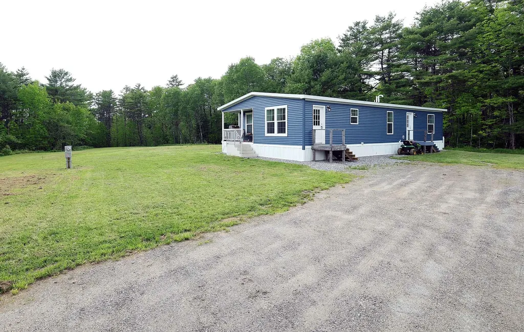 21 Rosie Lane Pittston ME 04345
