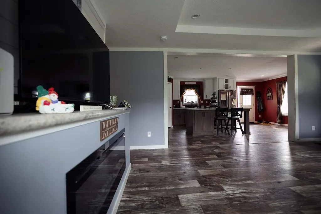 21 Rosie Lane Pittston ME 04345