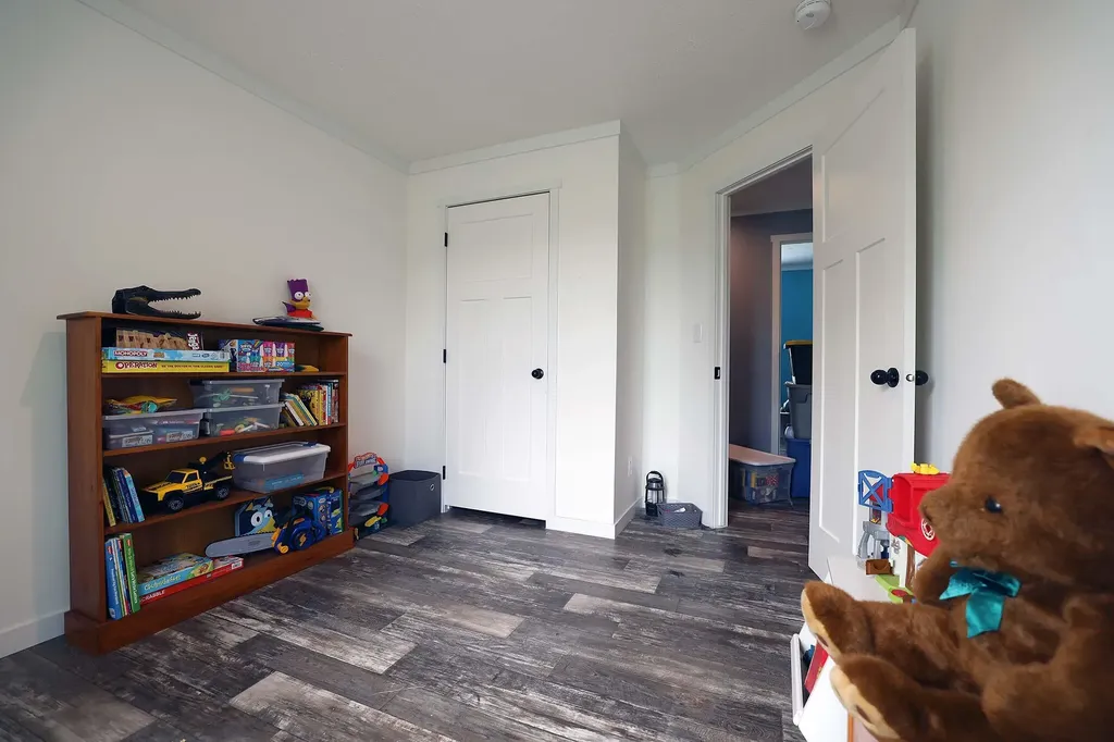 21 Rosie Lane Pittston ME 04345