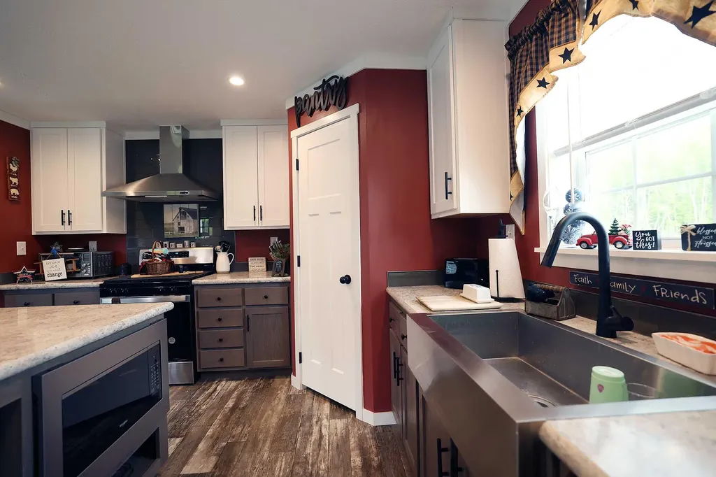 21 Rosie Lane Pittston ME 04345