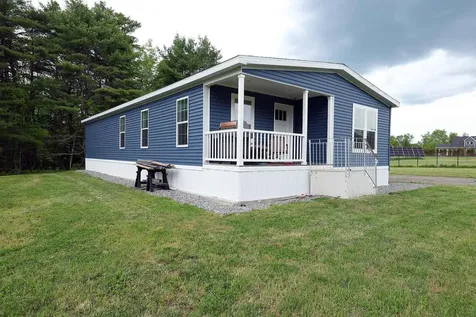 21 Rosie Lane Pittston ME 04345
