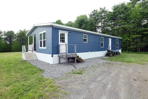 21 Rosie Lane Pittston ME 04345