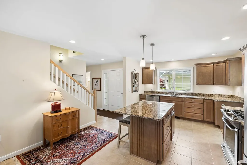 4 Ivy Way Brunswick ME 04011