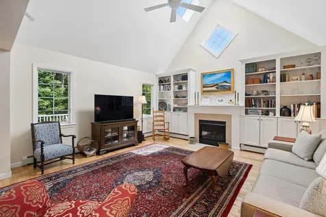4 Ivy Way Brunswick ME 04011