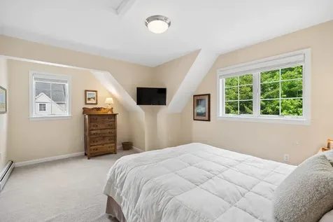 4 Ivy Way Brunswick ME 04011