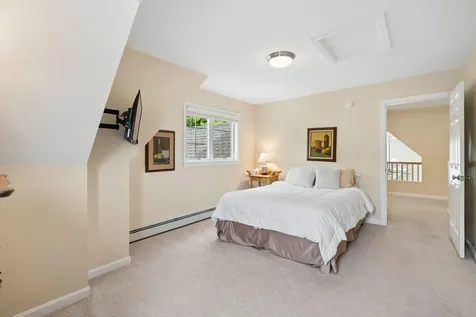 4 Ivy Way Brunswick ME 04011