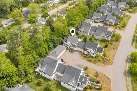 4 Ivy Way Brunswick ME 04011