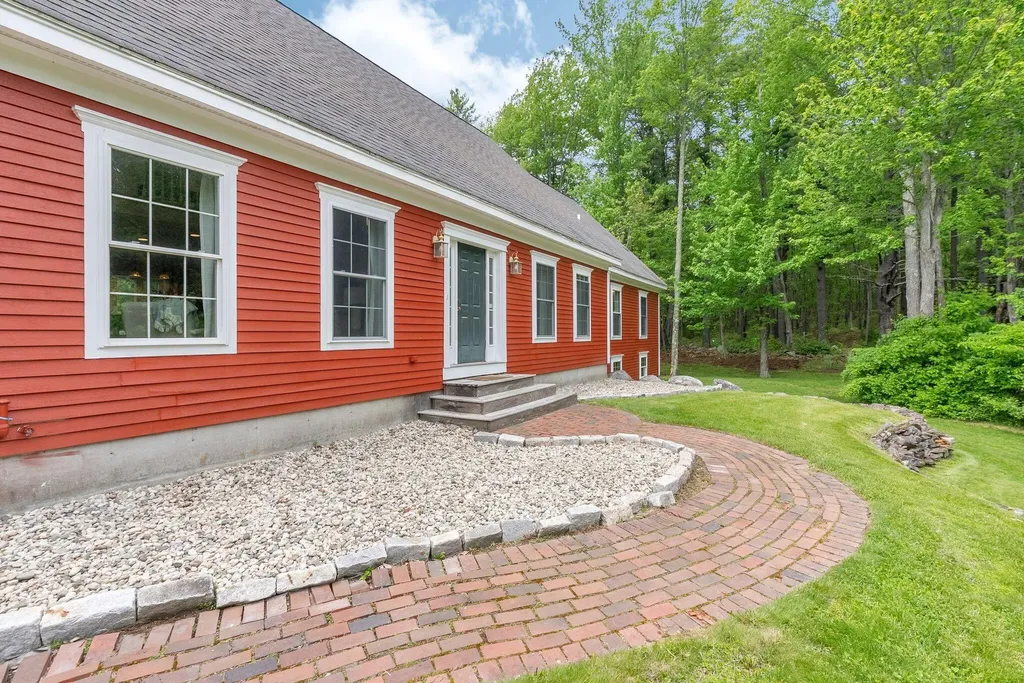 143 Falmouth Road Falmouth ME 04105