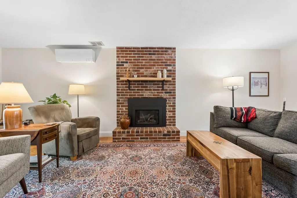 31 Melden Drive Brunswick ME 04011