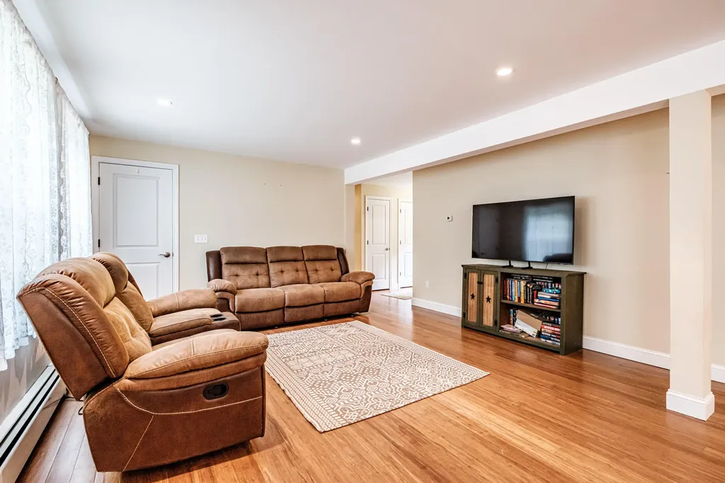 28 Robinson Hill Road Oxford ME 04270