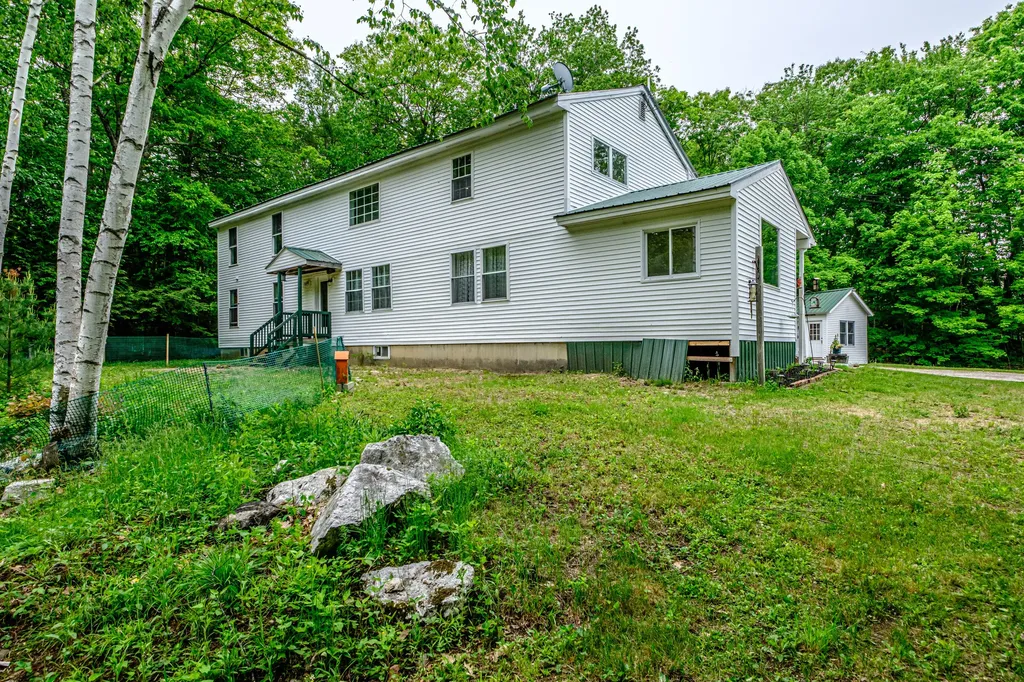 28 Robinson Hill Road Oxford ME 04270