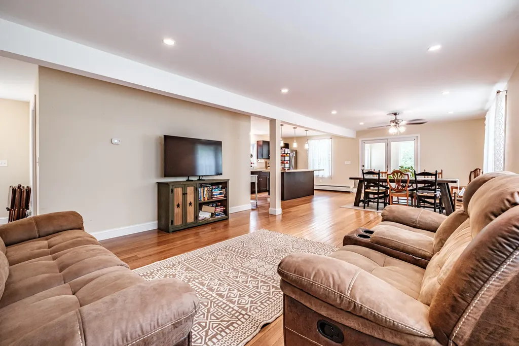 28 Robinson Hill Road Oxford ME 04270