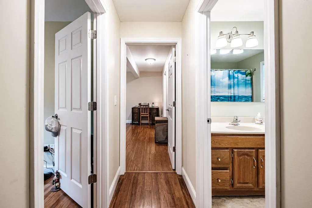 28 Robinson Hill Road Oxford ME 04270
