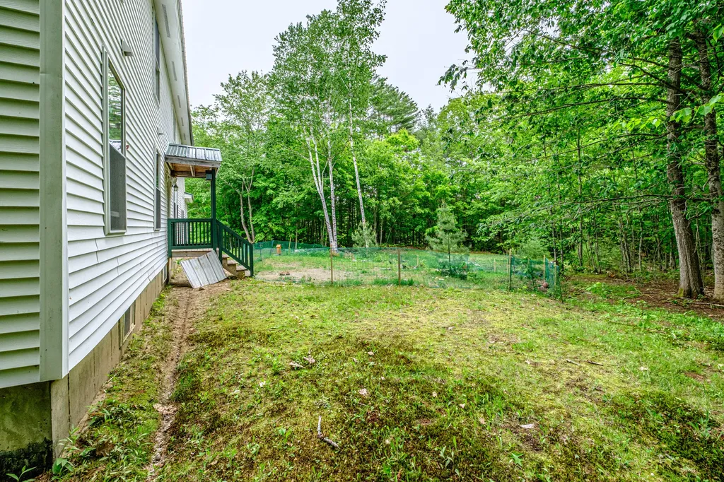 28 Robinson Hill Road Oxford ME 04270