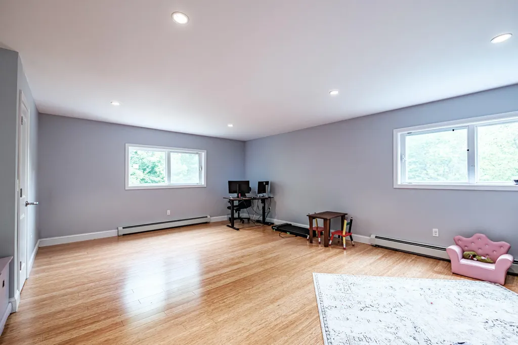 28 Robinson Hill Road Oxford ME 04270