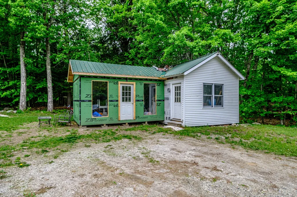 28 Robinson Hill Road Oxford ME 04270