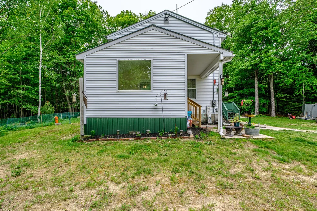 28 Robinson Hill Road Oxford ME 04270