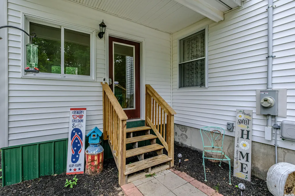 28 Robinson Hill Road Oxford ME 04270