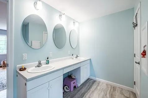 28 Robinson Hill Road Oxford ME 04270