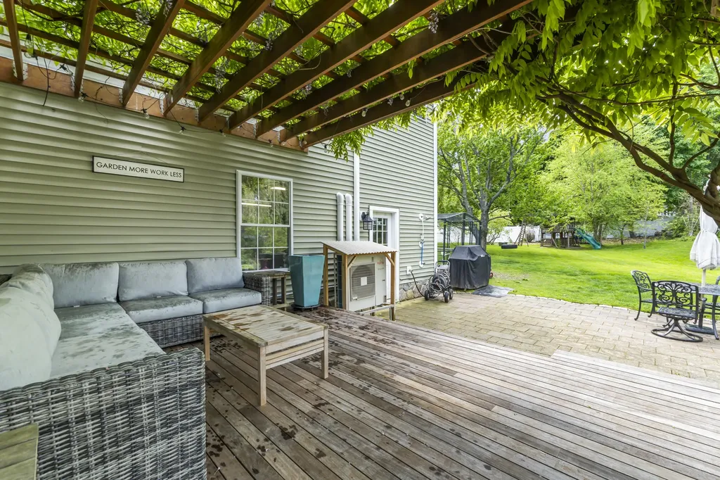 111 Scotland Bridge Road York ME 03909