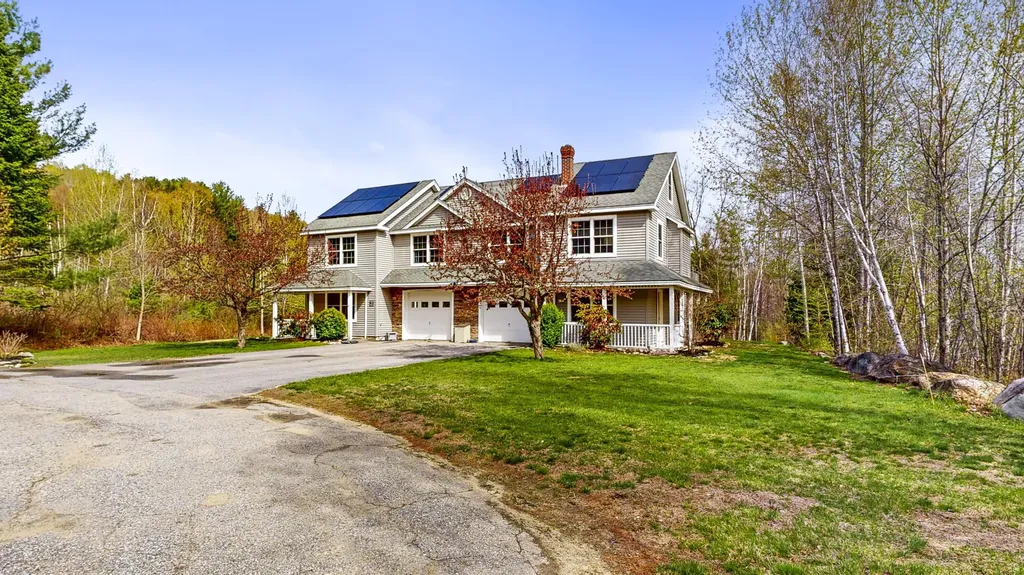 25 Sunrise Drive Paris ME 04281