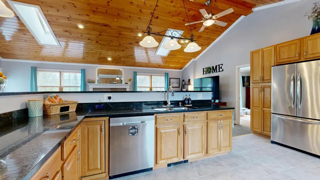 25 Sunrise Drive Paris ME 04281