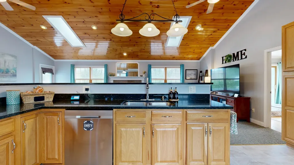 25 Sunrise Drive Paris ME 04281