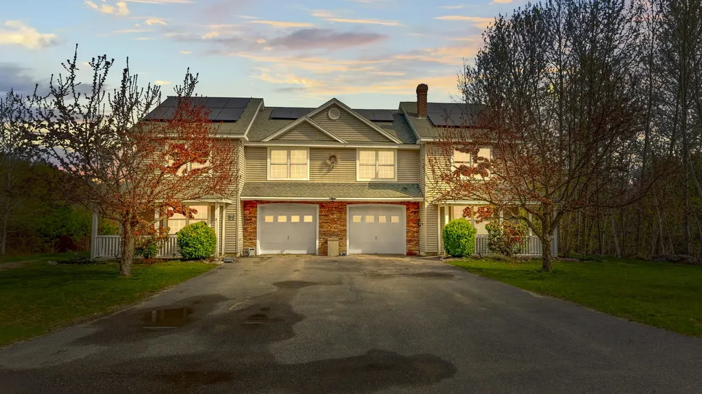 25 Sunrise Drive Paris ME 04281