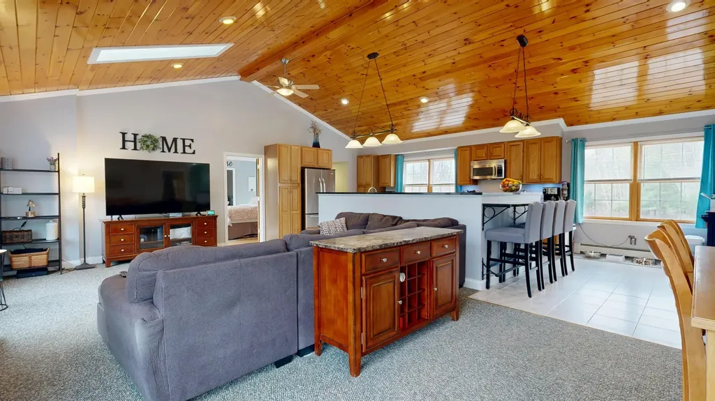 25 Sunrise Drive Paris ME 04281